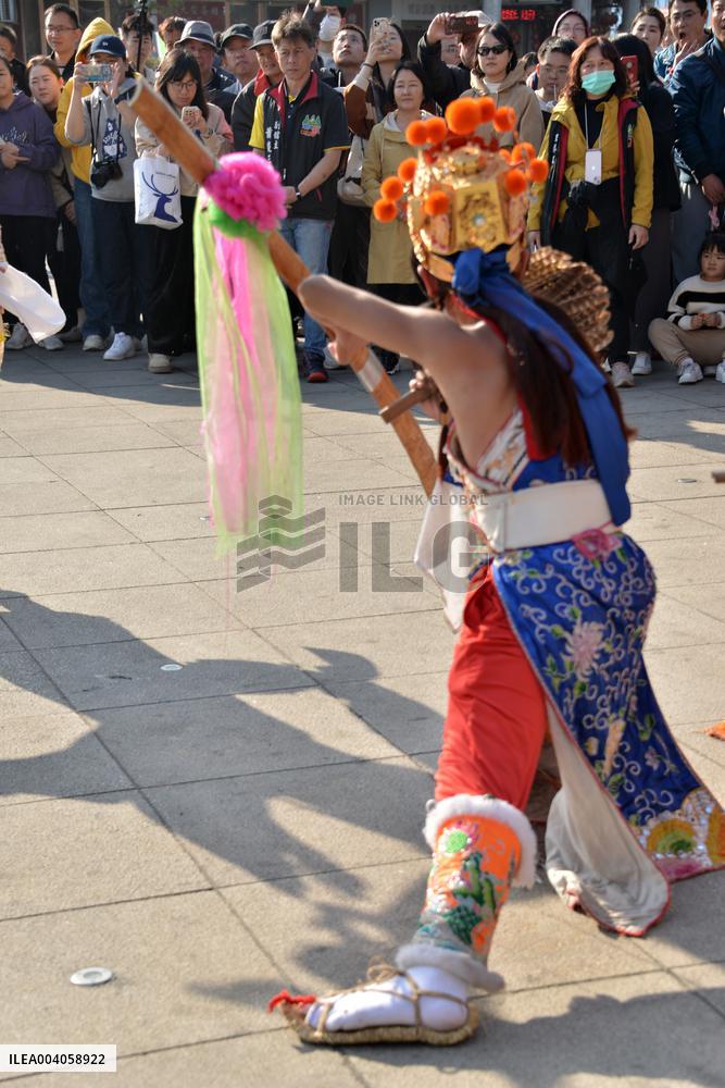 Taiwanese Artists Perform to Welcome The New Year at the Tianhou Palace in Quanzhou