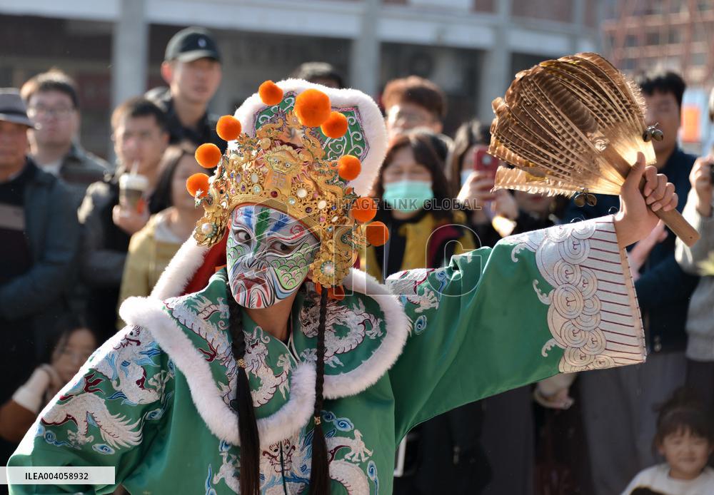 Taiwanese Artists Perform to Welcome The New Year at the Tianhou Palace in Quanzhou