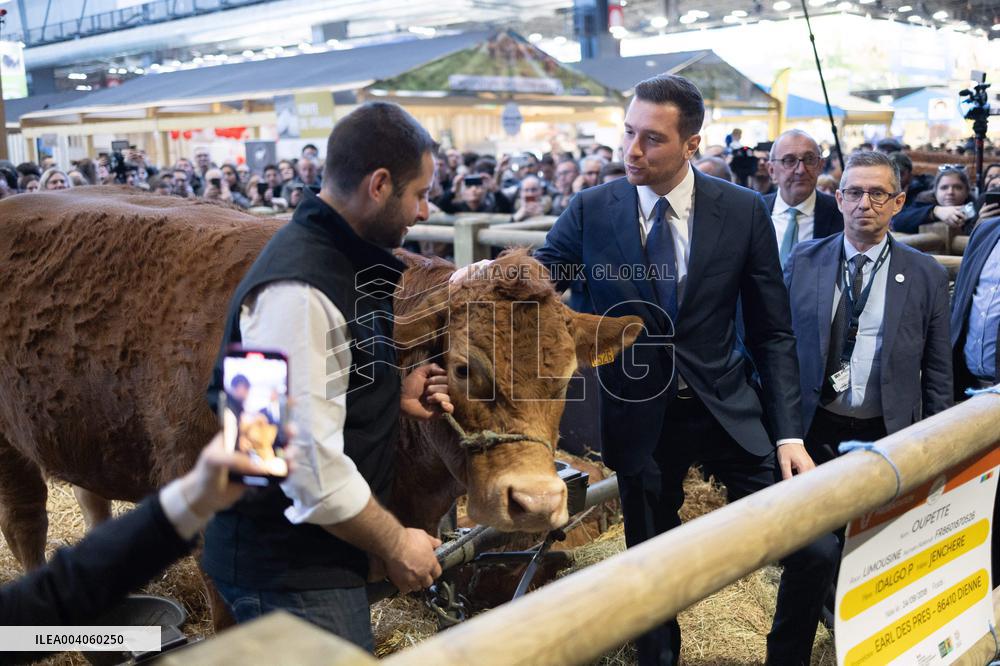 Jordan Bardella visits the Agricultural Fair - Paris RL