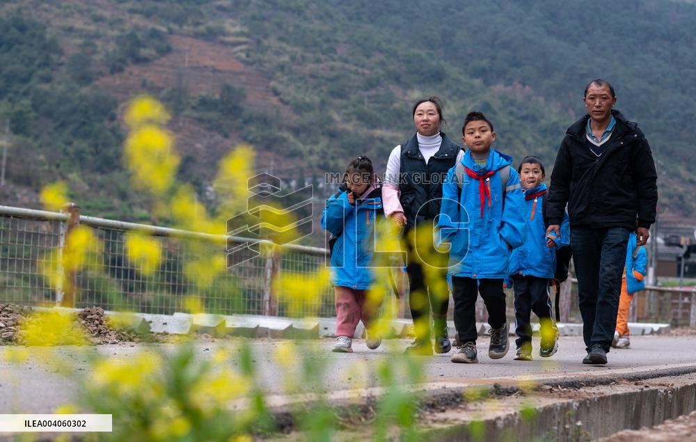 A Cloud Shuttle To The School - China