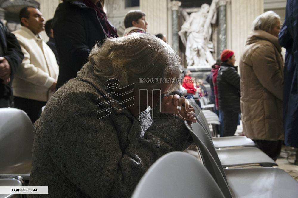 Cardinal Reina Mass for Pope Francis Healing - Rome