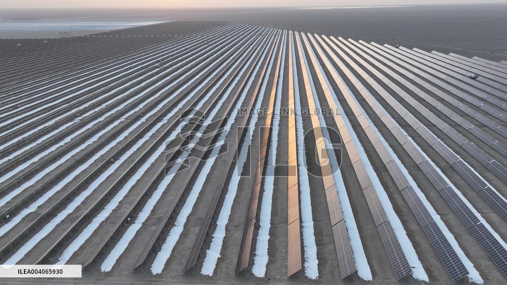 China First Commercial Linear Fresnel Solar Thermal Energy Storage Plant in Hami