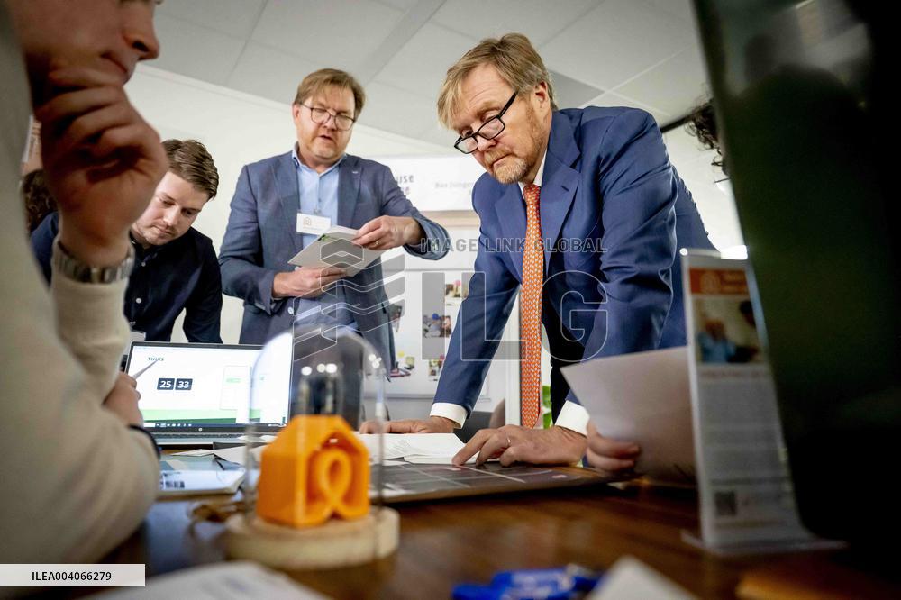 King Willem-Alexander Visits The Chambers With Attention Foundation - Houten