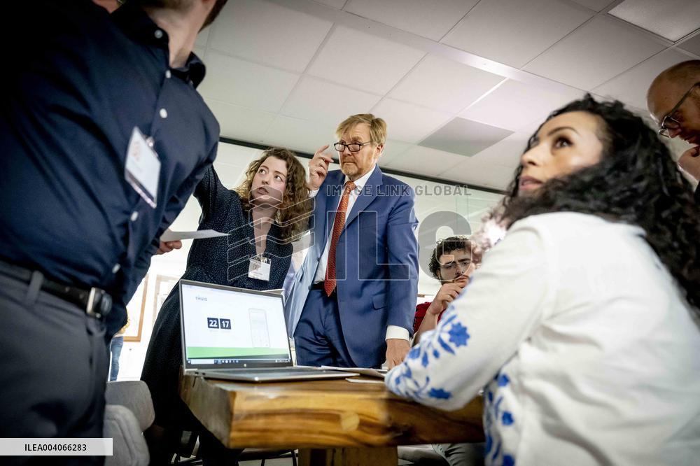 King Willem-Alexander Visits The Chambers With Attention Foundation - Houten