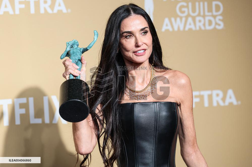 31st SAG Awards - Press Room - LA