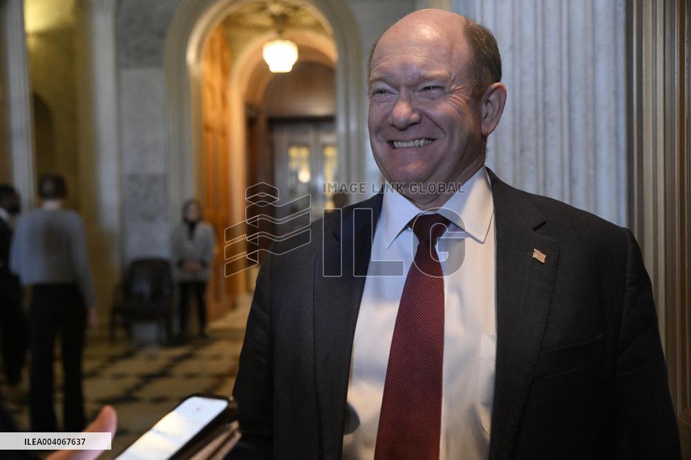 US Senators Speak to Reporters in the US Capitol