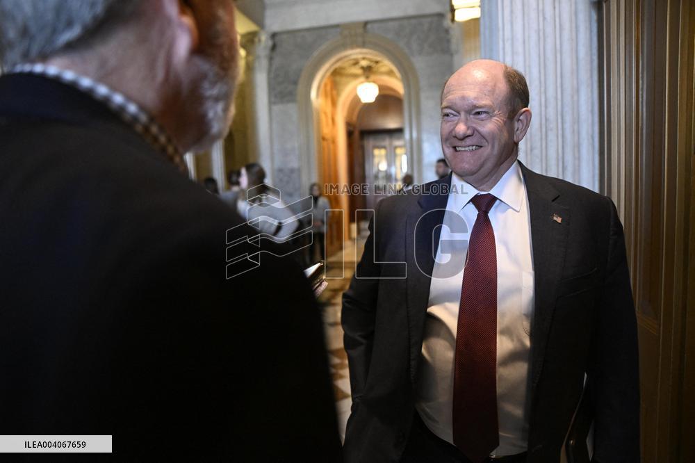 US Senators Speak to Reporters in the US Capitol