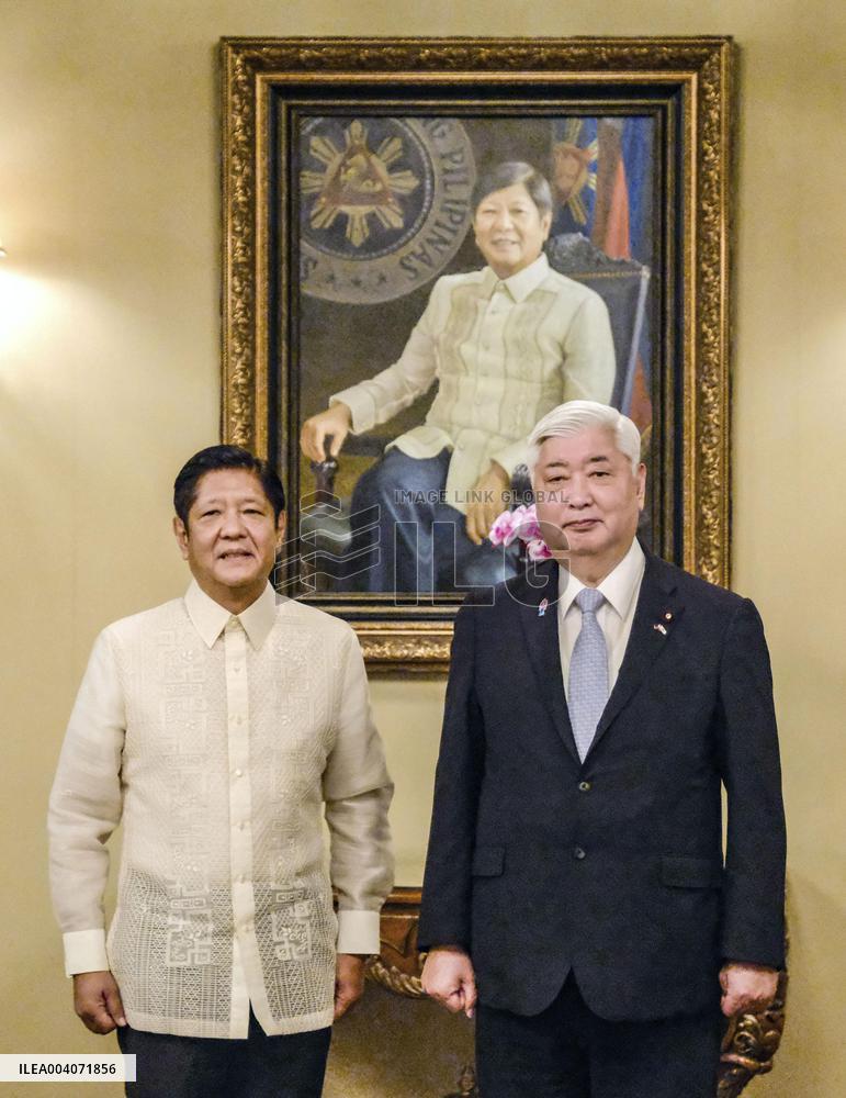 Japan defense chief in Manila