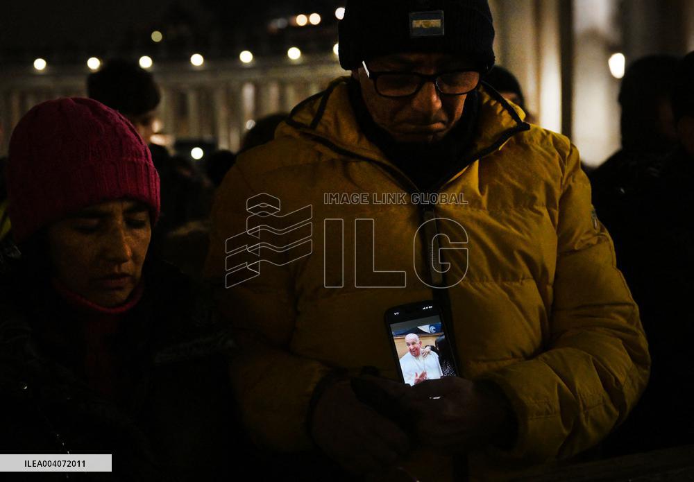 Nightly Rosary Prayer For Pope Francis’s Recovery - Vatican