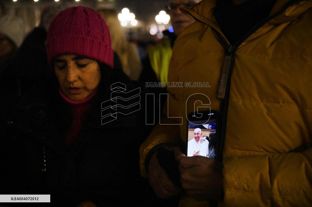 Nightly Rosary Prayer For Pope Francis’s Recovery - Vatican