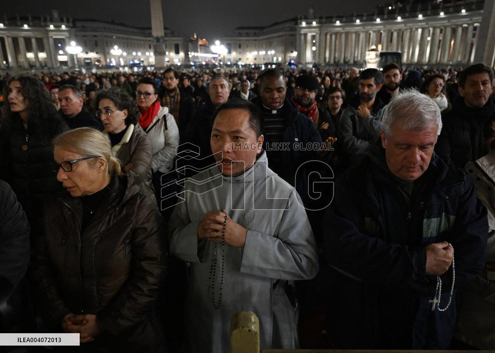 Nightly Rosary Prayer For Pope Francis’s Recovery - Vatican