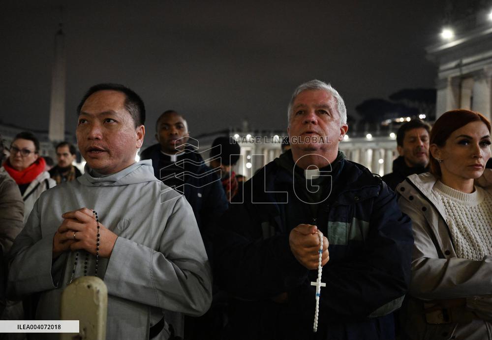 Nightly Rosary Prayer For Pope Francis’s Recovery - Vatican