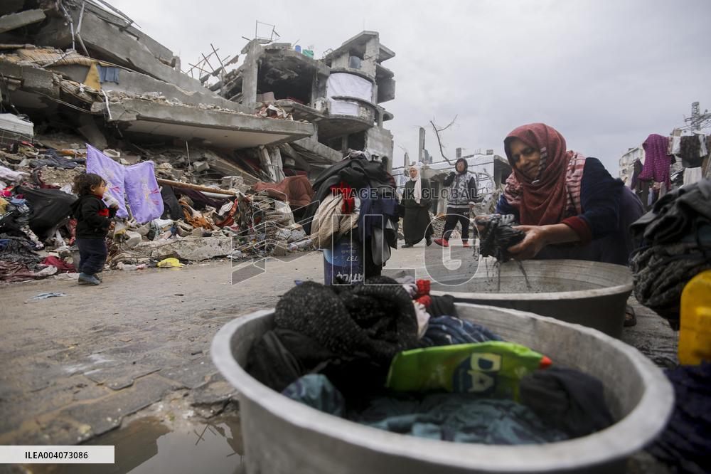 Life Amid Ruins in Gaza