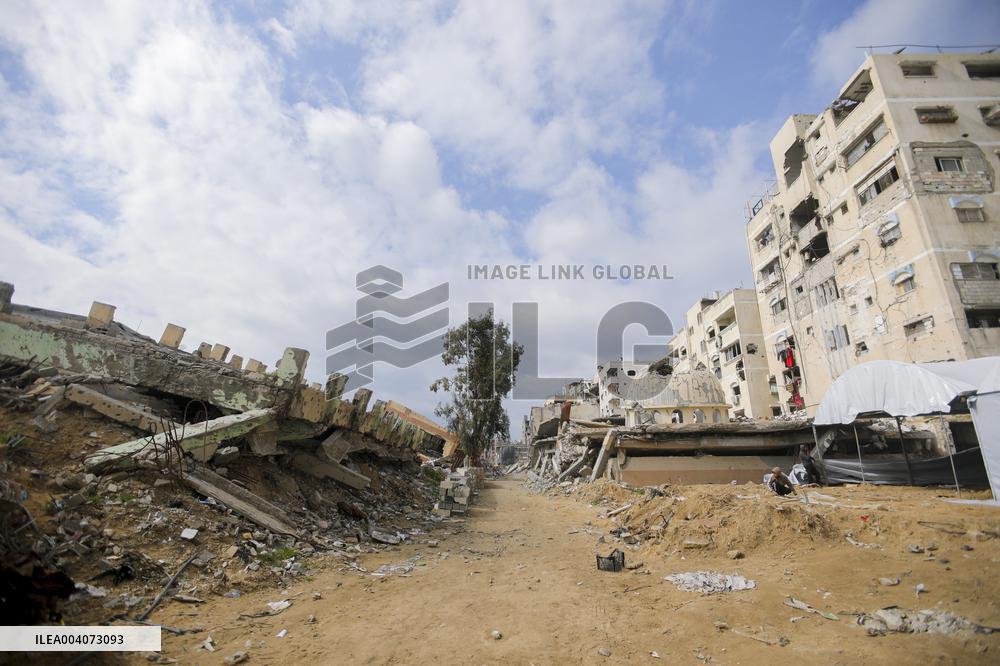 Life Amid Ruins in Gaza