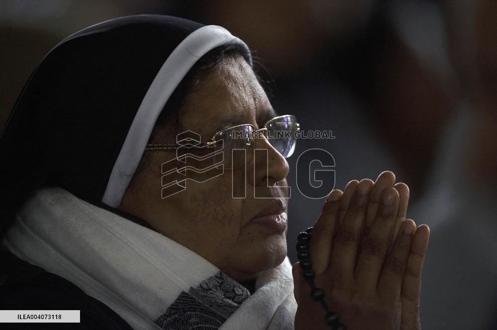 Rosary Prayer for The Health of Pope Francis - Vatican