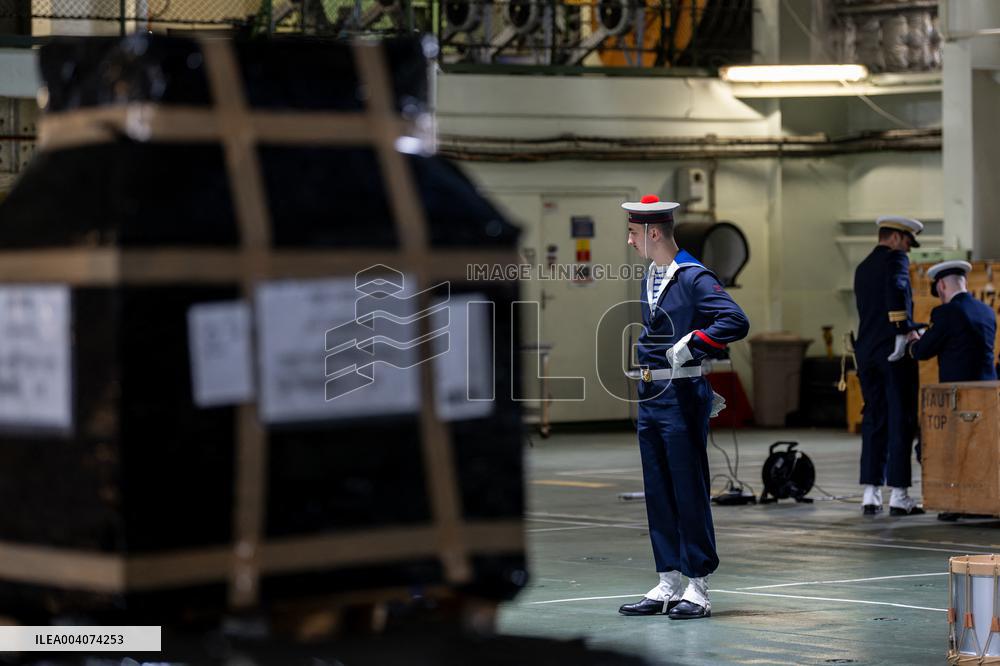 Departure of The Joan of Arc Mission 25 - Toulon