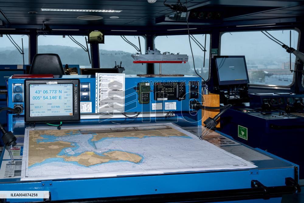 Departure of The Joan of Arc Mission 25 - Toulon