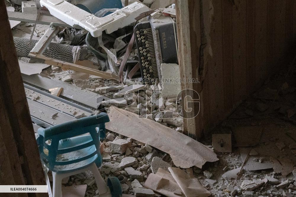 Russian Guided Aircraft Bomb Hit an Apartment Building - Donetsk