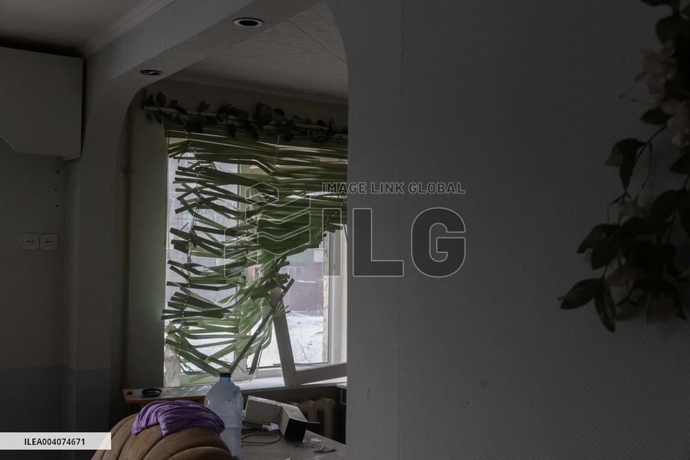 Russian Guided Aircraft Bomb Hit an Apartment Building - Donetsk