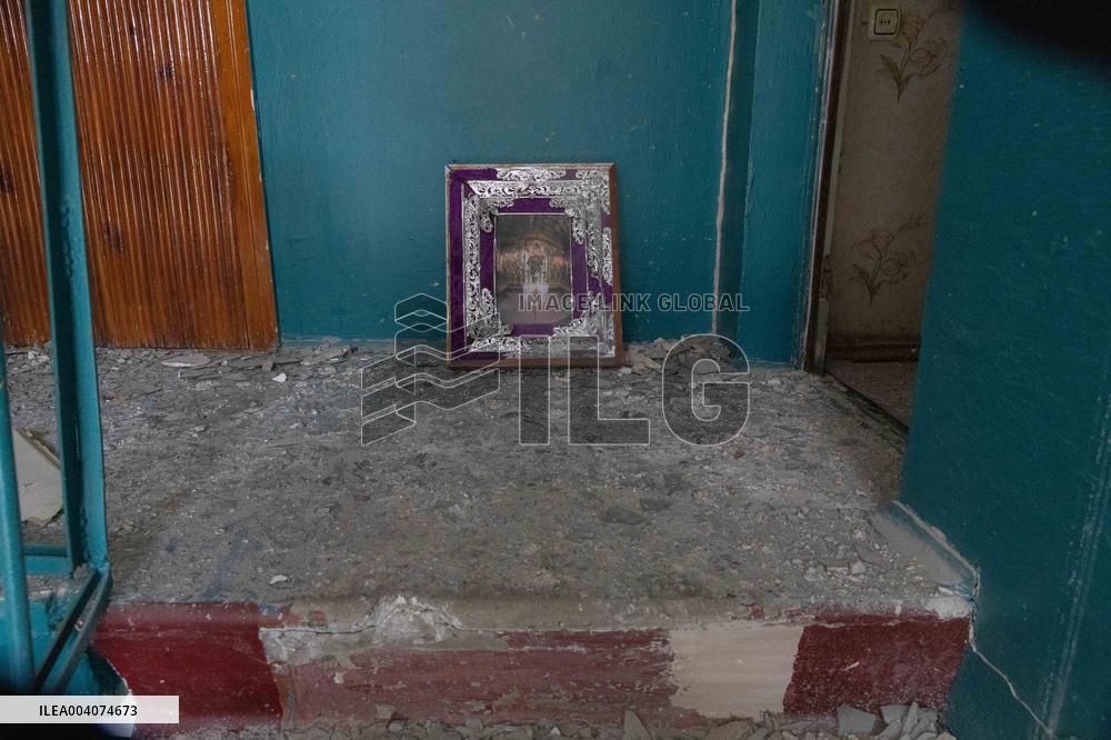 Russian Guided Aircraft Bomb Hit an Apartment Building - Donetsk