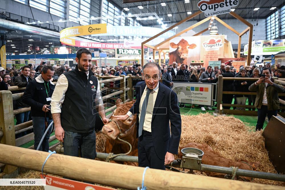 Politicians at Agriculturel Fair - Paris