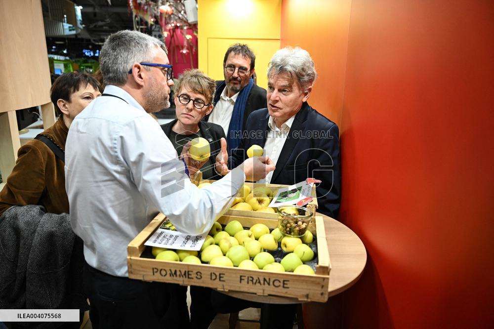 Politicians at Agriculturel Fair - Paris