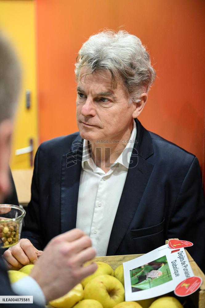 Politicians at Agriculturel Fair - Paris