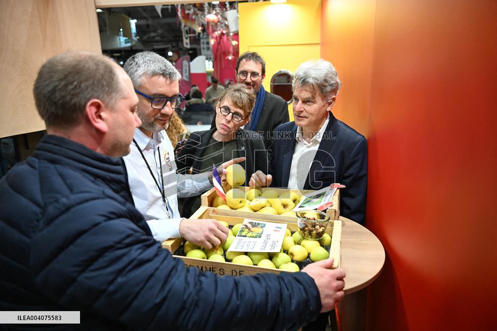 Politicians at Agriculturel Fair - Paris