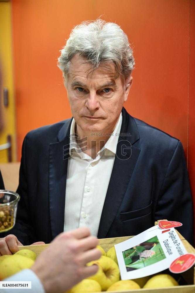 Politicians at Agriculturel Fair - Paris