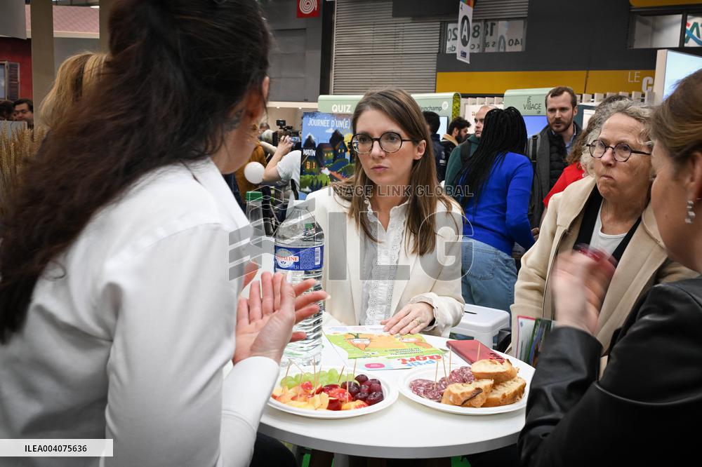 Politicians at Agriculturel Fair - Paris