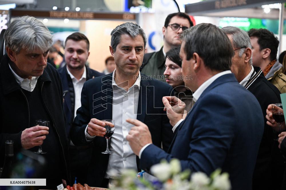 Politicians at Agriculturel Fair - Paris