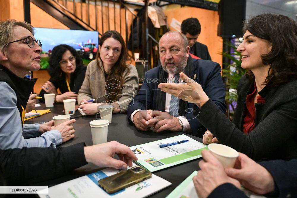French politicians at the Agricultural Fair in Paris - FA