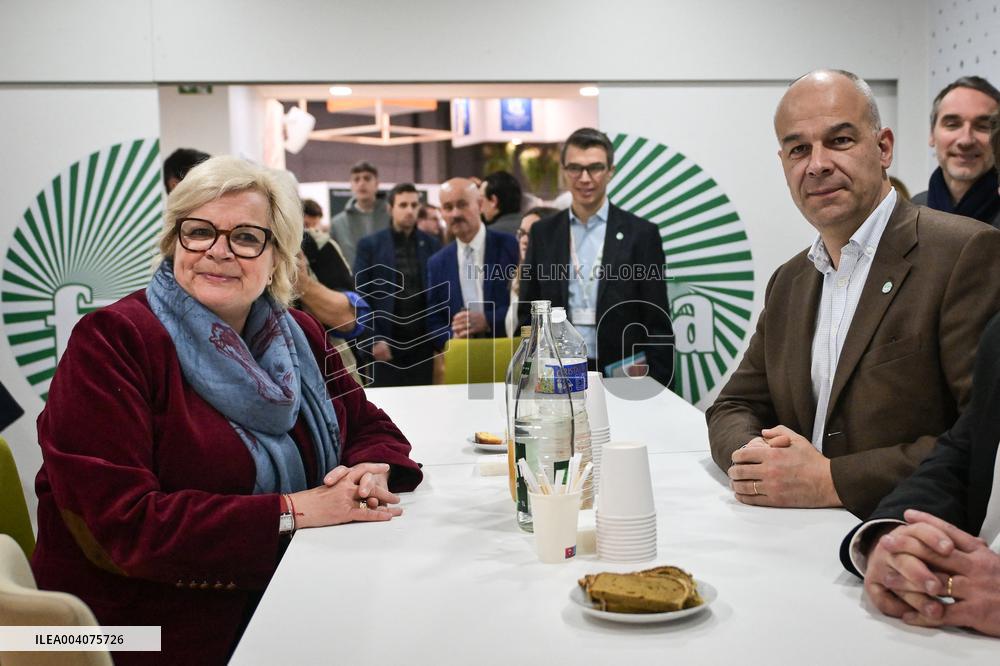 French politicians at the Agricultural Fair in Paris - FA