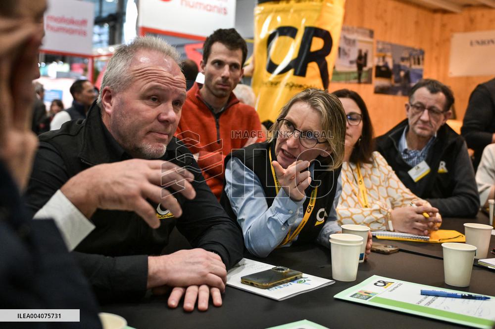 French politicians at the Agricultural Fair in Paris - FA