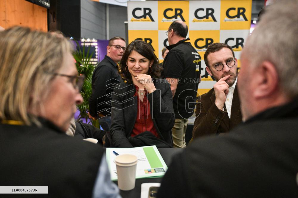 French politicians at the Agricultural Fair in Paris - FA
