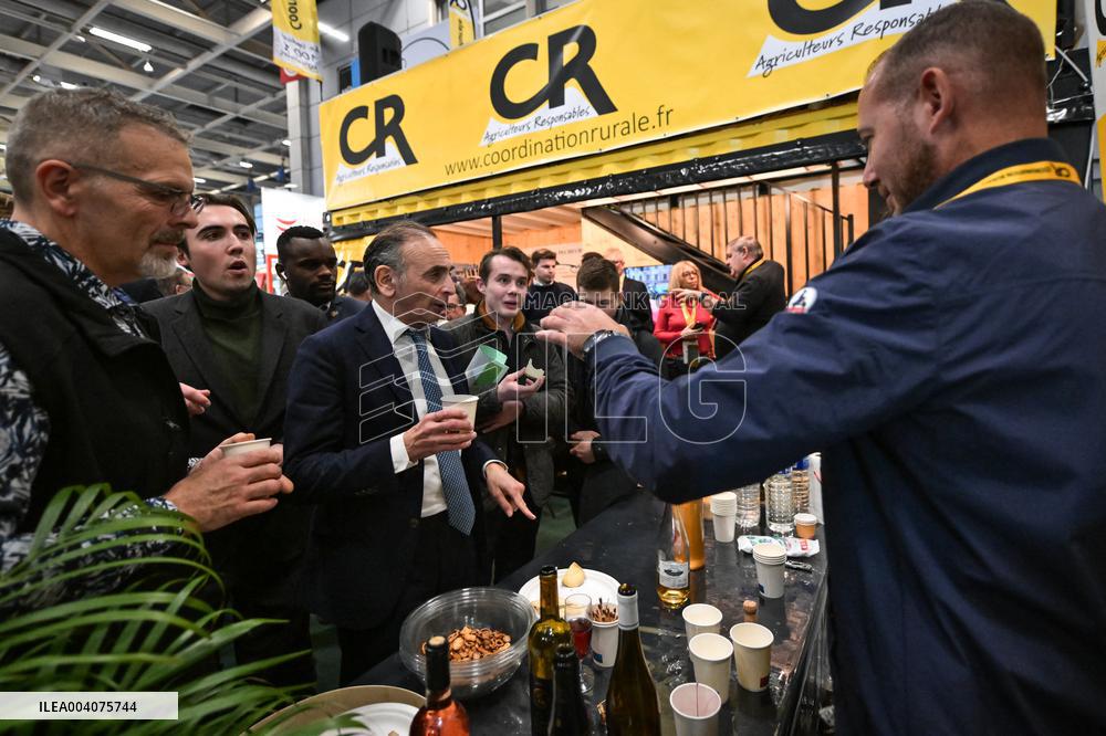 French politicians at the Agricultural Fair in Paris - FA