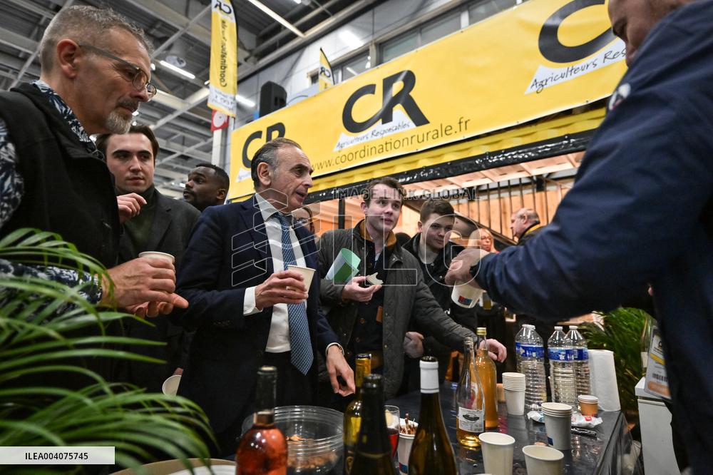 French politicians at the Agricultural Fair in Paris - FA