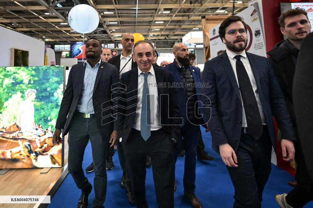 French politicians at the Agricultural Fair in Paris - FA