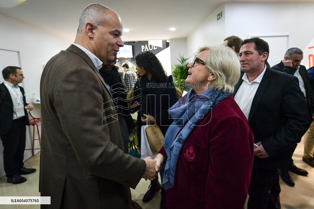 French politicians at the Agricultural Fair in Paris - FA