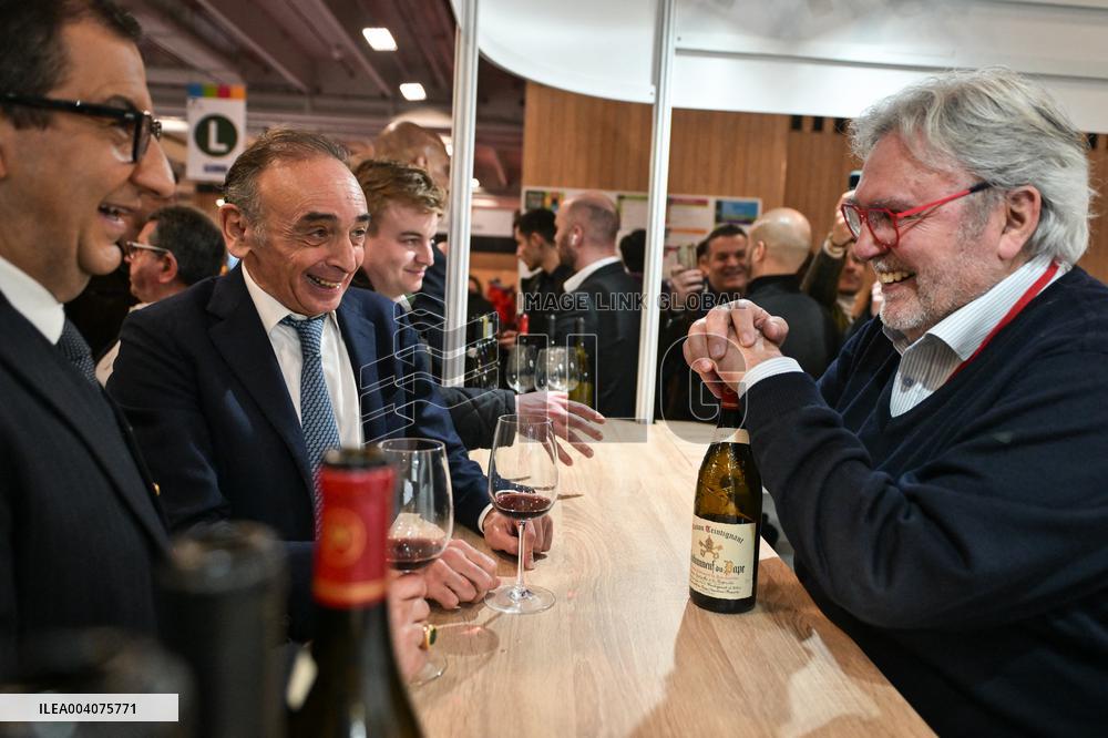 French politicians at the Agricultural Fair in Paris - FA