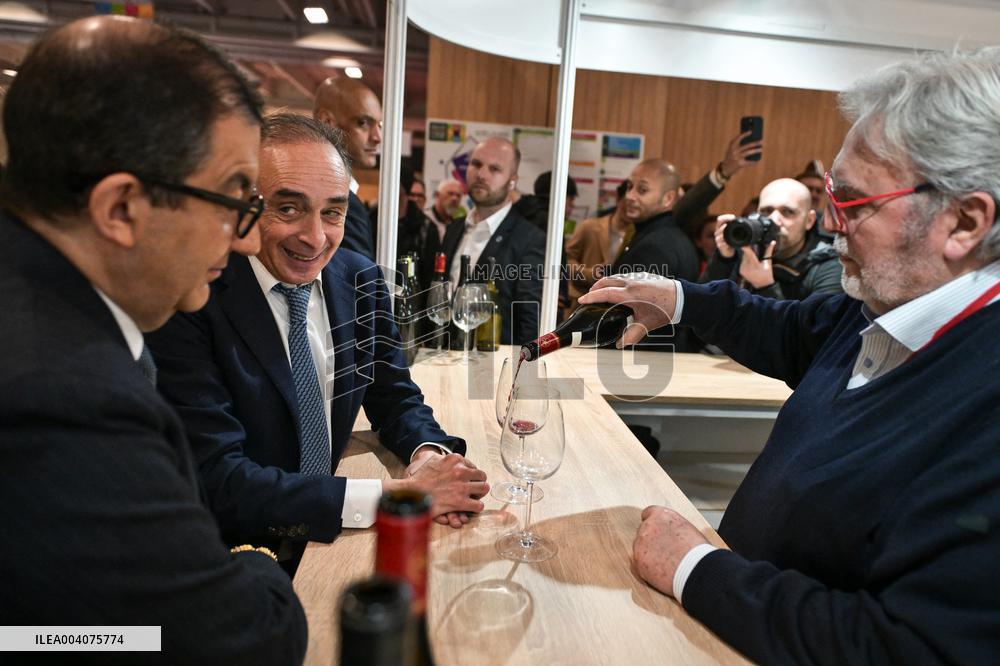 French politicians at the Agricultural Fair in Paris - FA