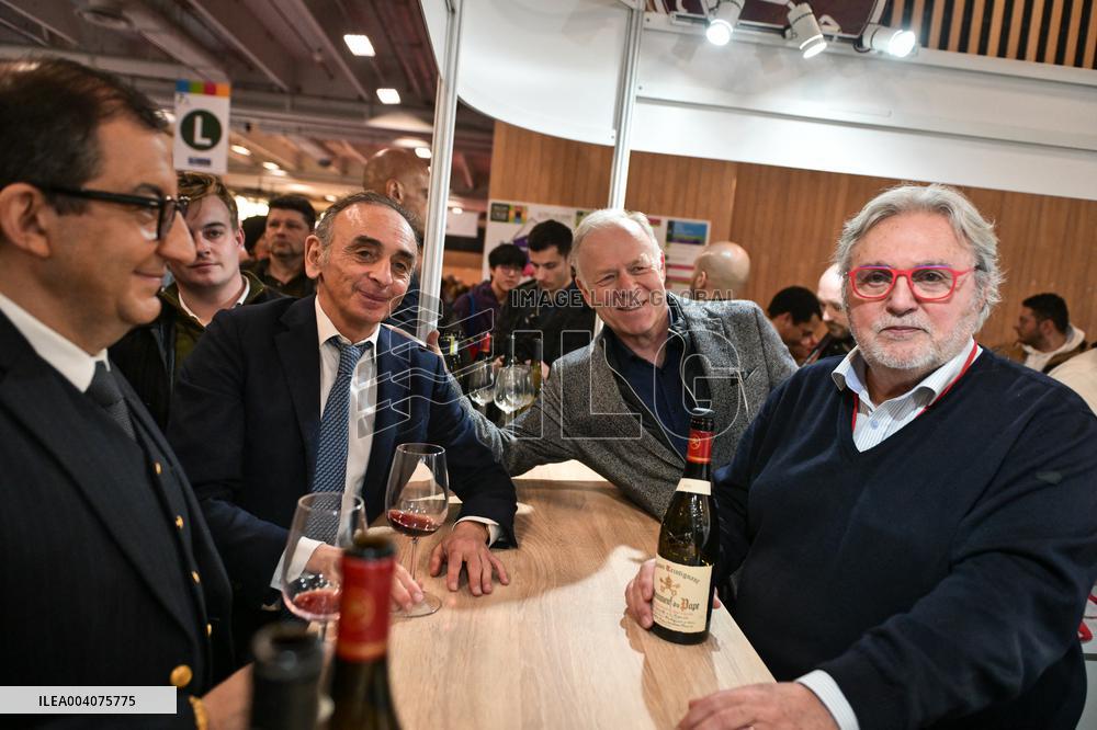 French politicians at the Agricultural Fair in Paris - FA