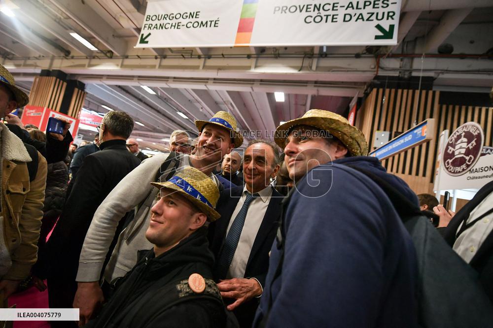French politicians at the Agricultural Fair in Paris - FA