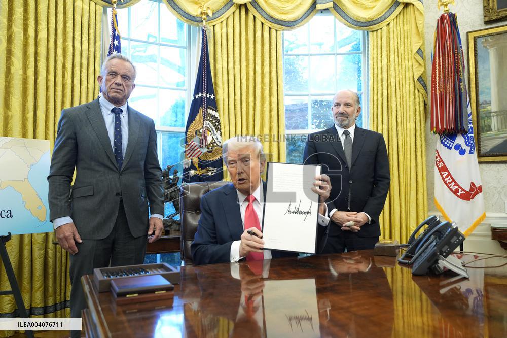 Donald Trump signs an executive order - Washington