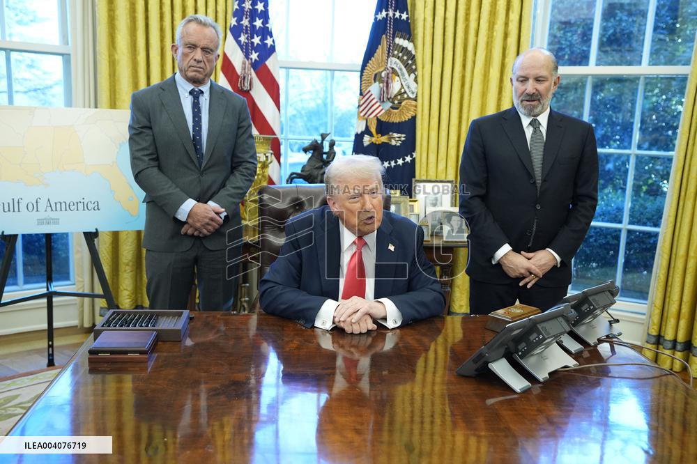 Donald Trump signs an executive order - Washington