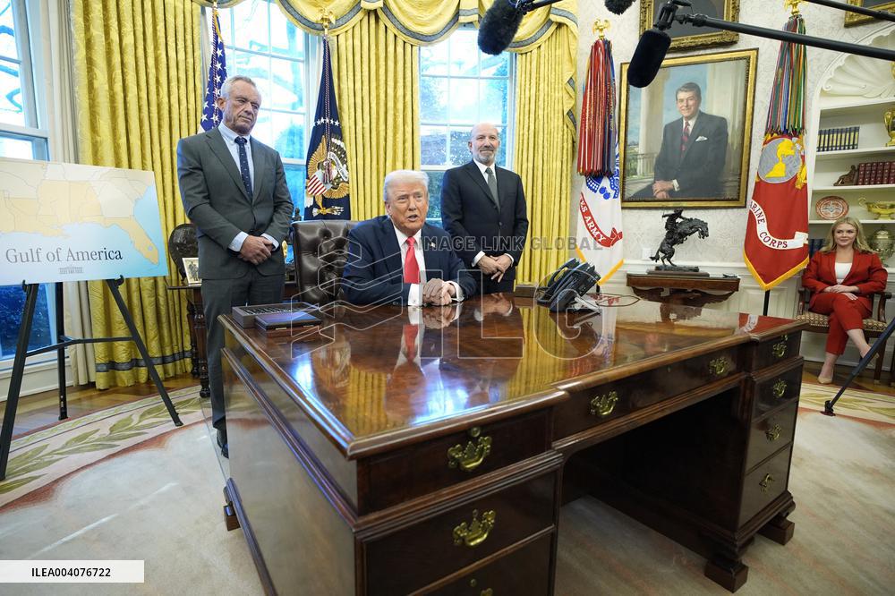 Donald Trump signs an executive order - Washington