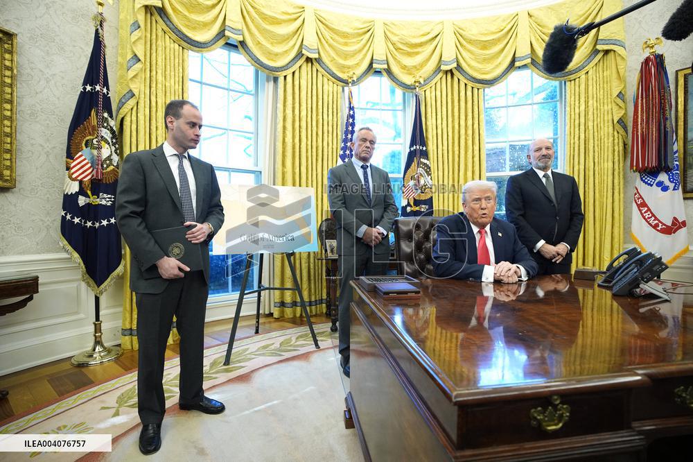 Donald Trump signs an executive order - Washington