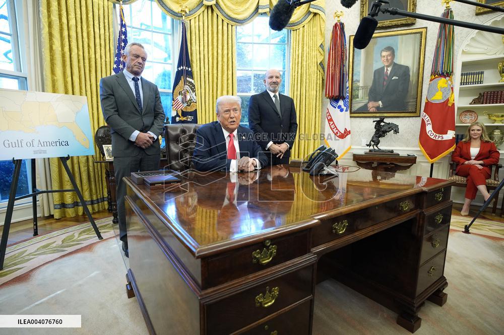 Donald Trump signs an executive order - Washington