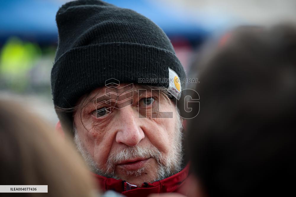 Rescue of 41 Migrants by Sea Eye 4 in Mediterranean - Naples