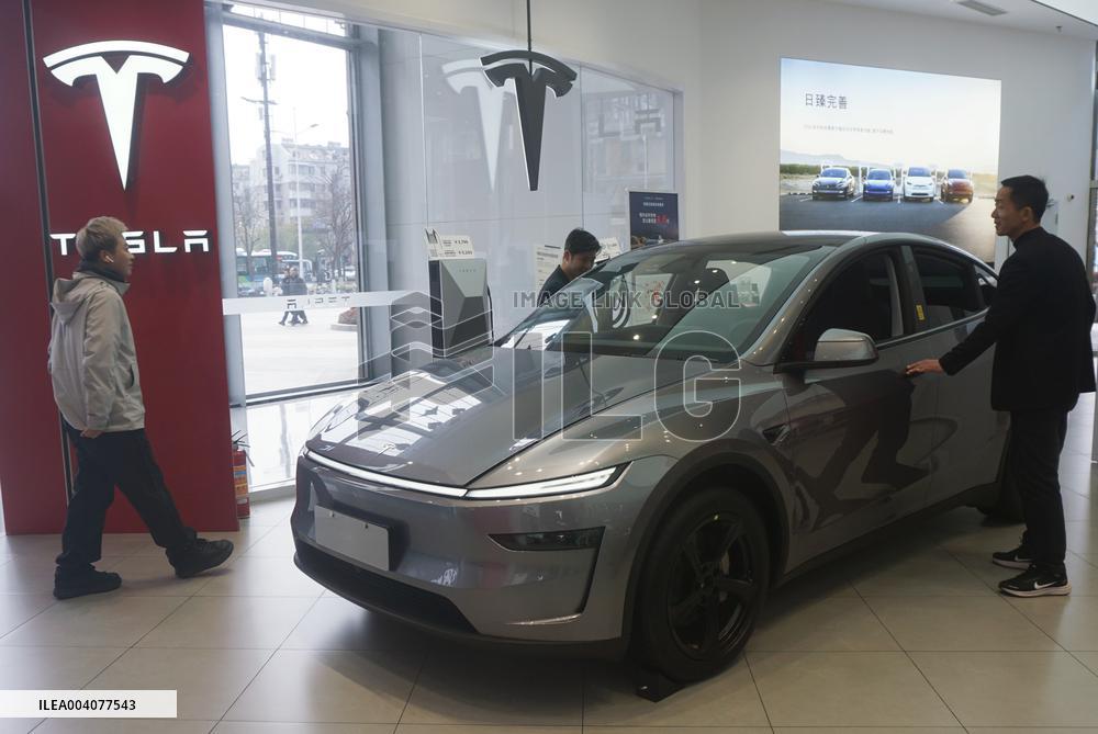 Tesla Model Y Delivery in Hangzhou
